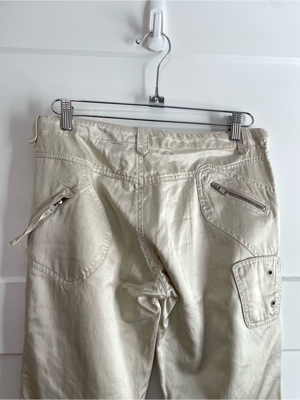 Y2K BCBGMAXAZRIA Metallic Silver Satin Cargo Zip Pants Futuristic Utility Size 6 - Picture 9 of 9